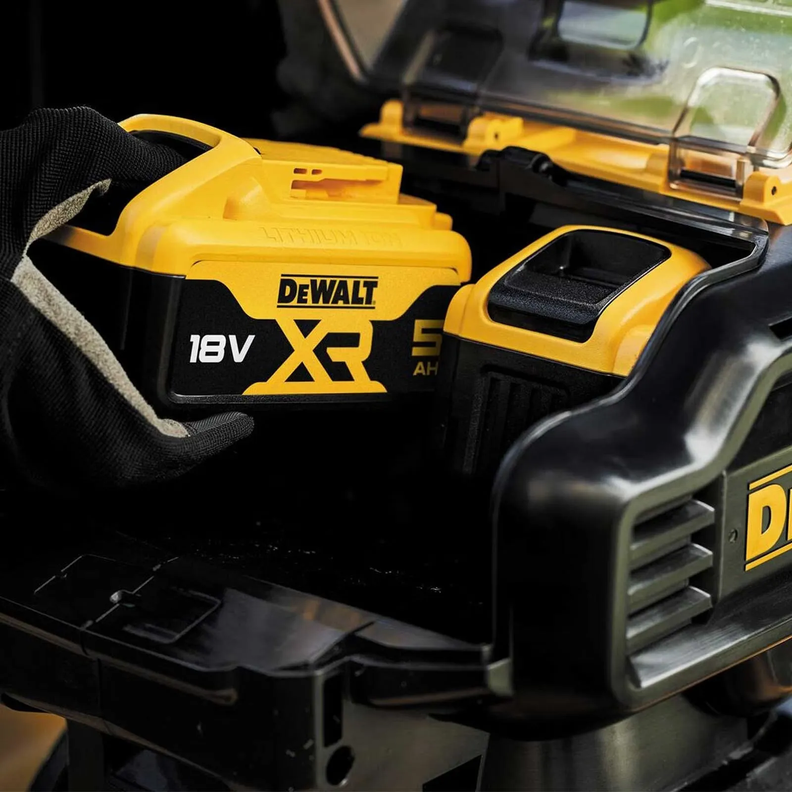 DeWalt DCMWSP564N-XJ 36V XR Brushless 53cm Self-Propelled Lawnmower Body Only