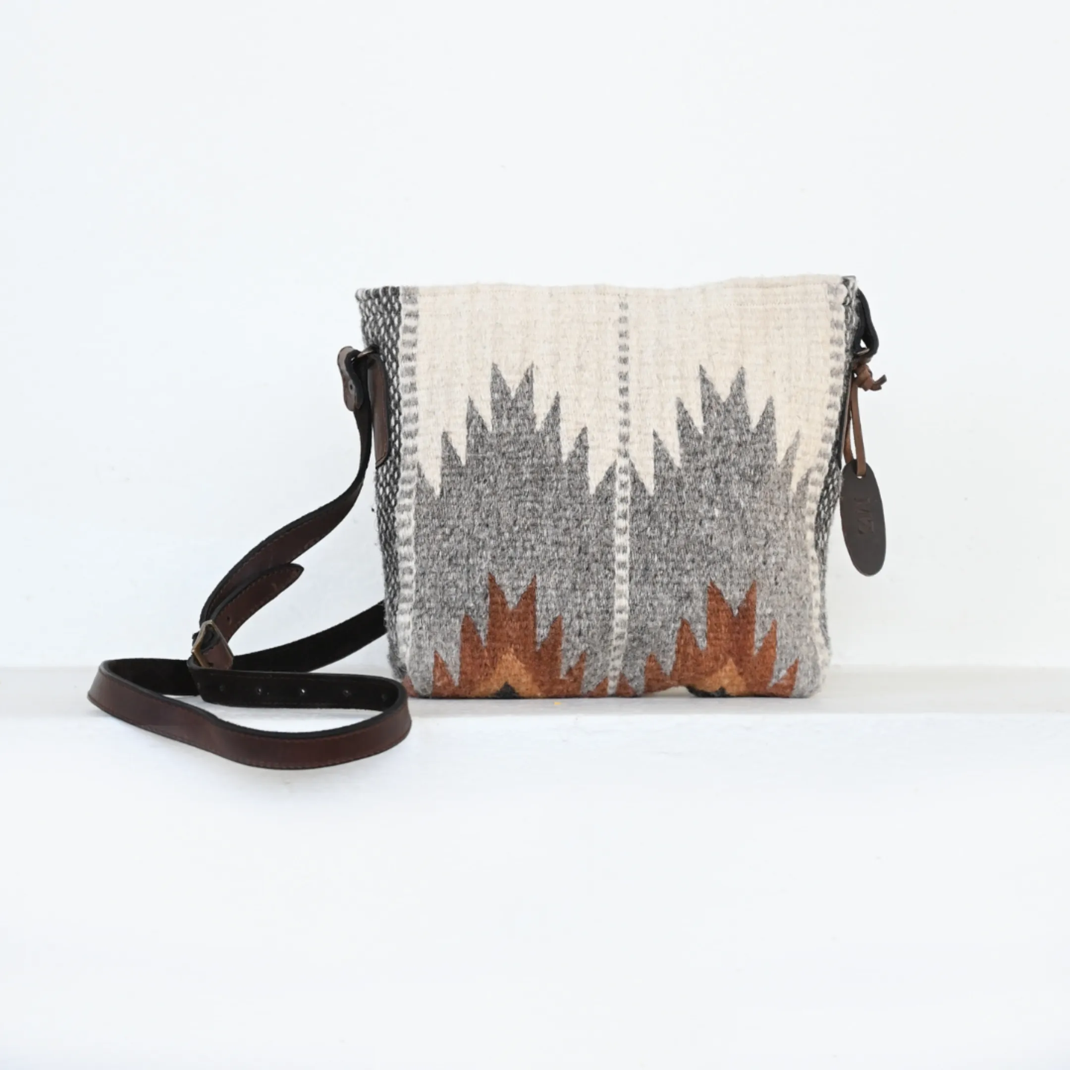 Elvia Crossbody