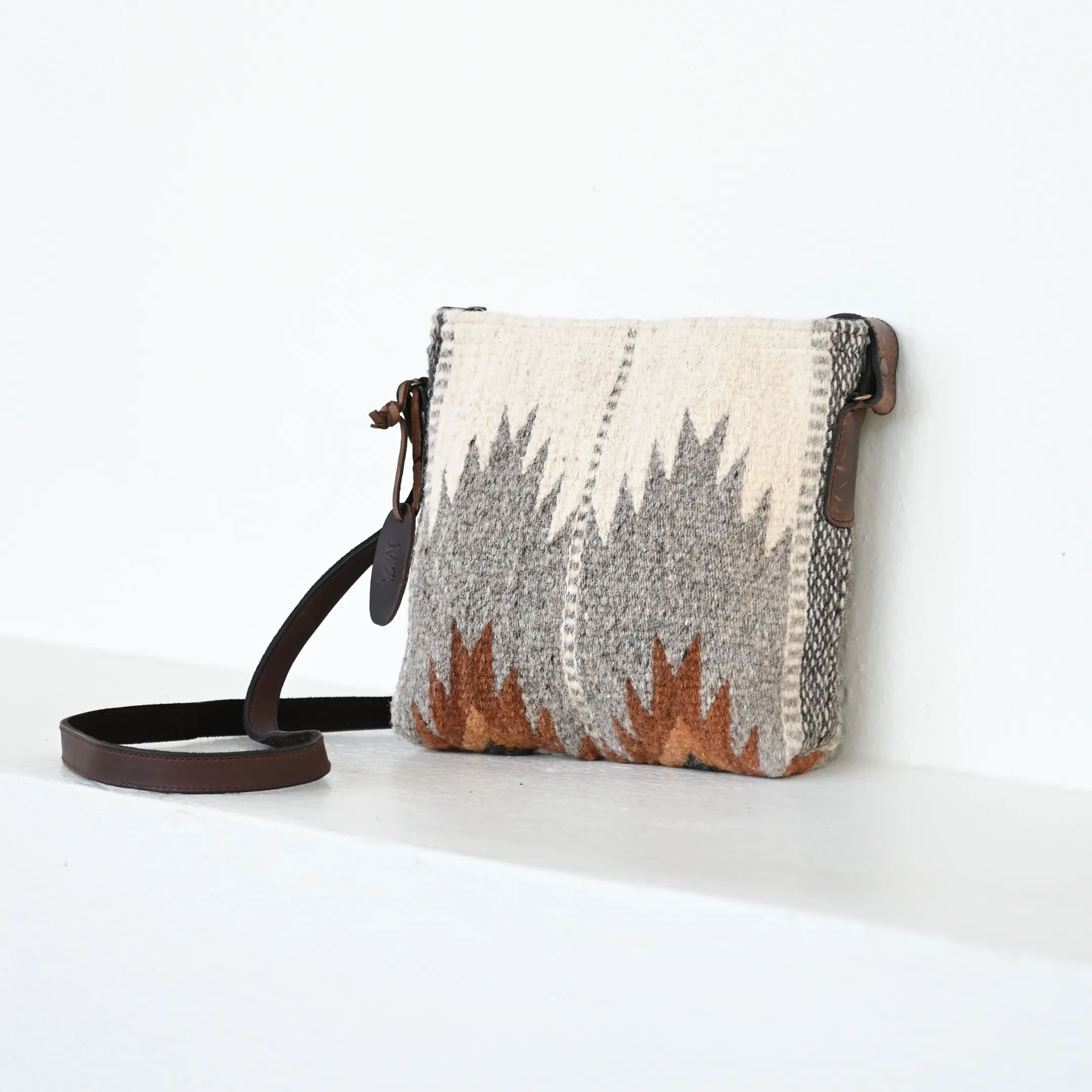 Elvia Crossbody