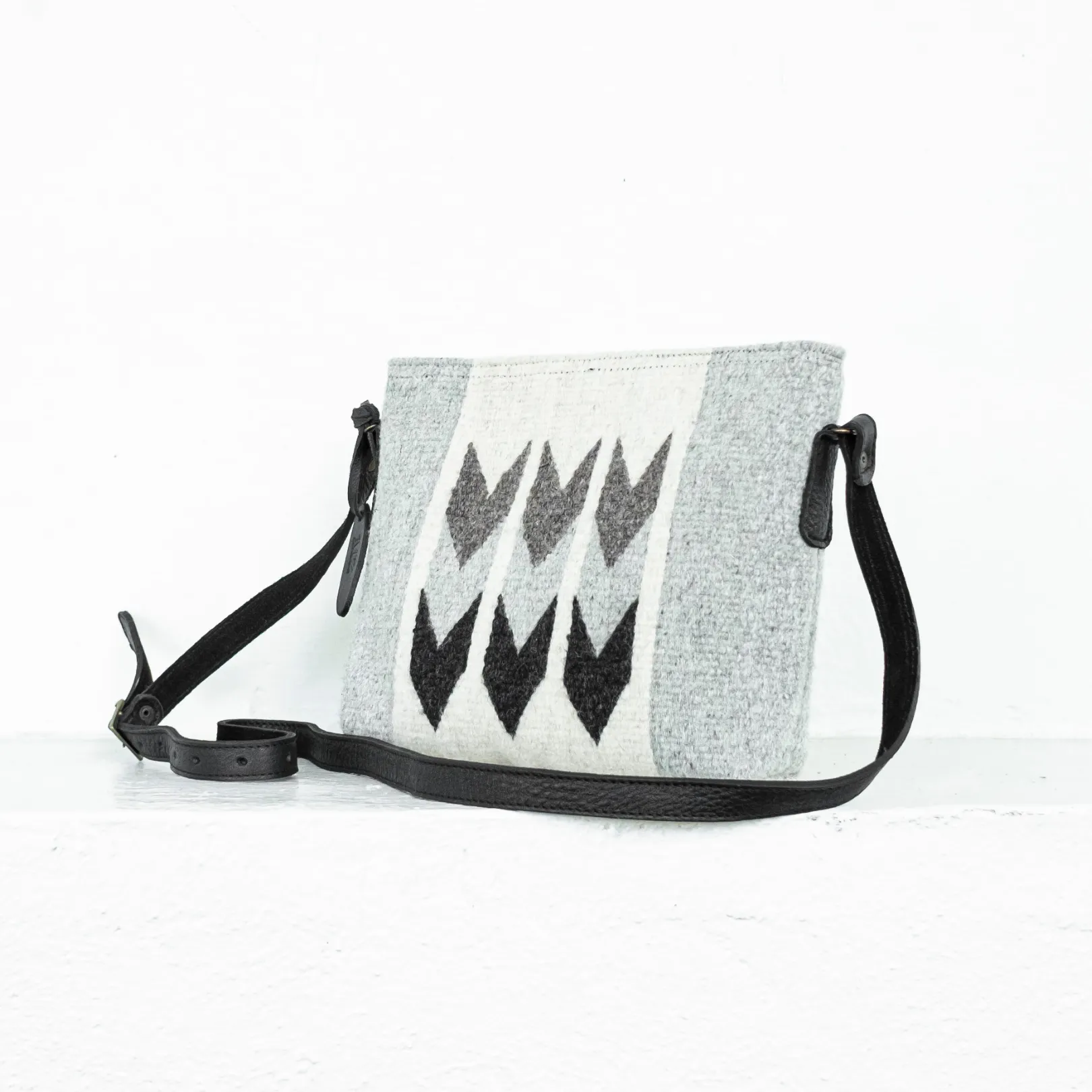 Flechas Crossbody