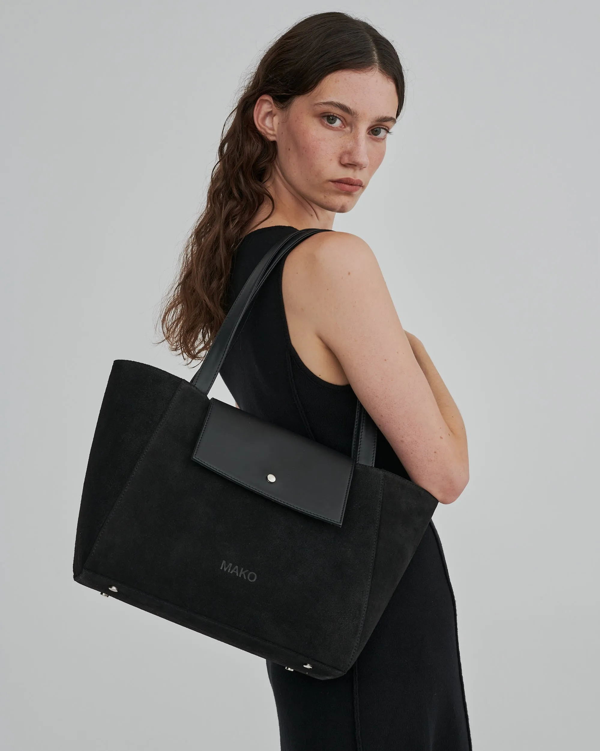 Iris Bag Suede Black