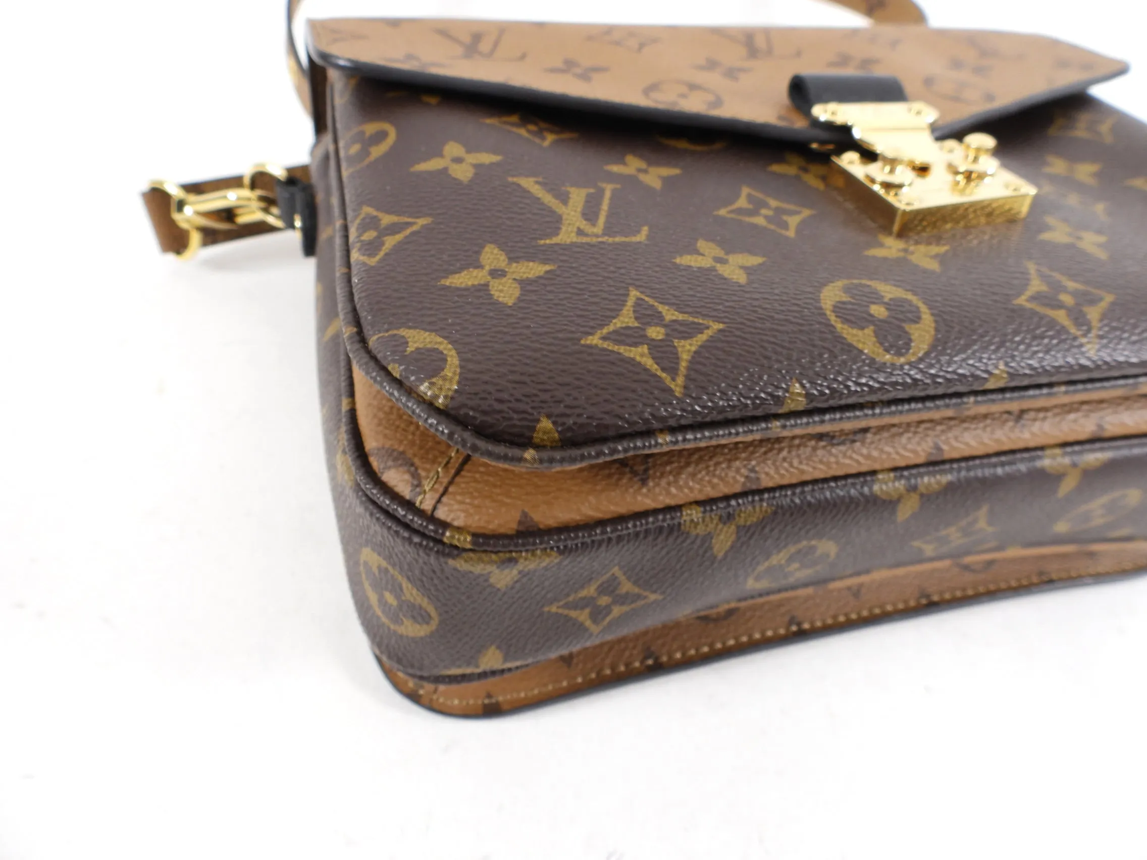 Louis Vuitton Pochette Metis Monogram Reverse Bag