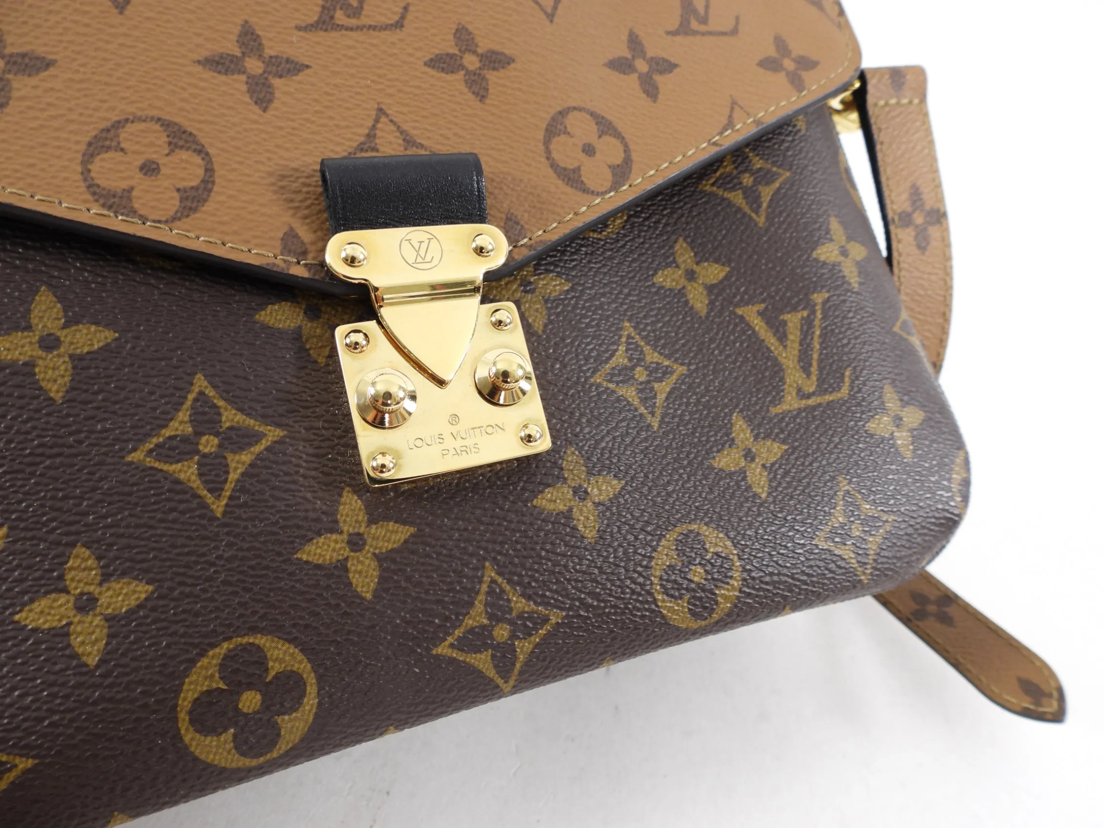 Louis Vuitton Pochette Metis Monogram Reverse Bag