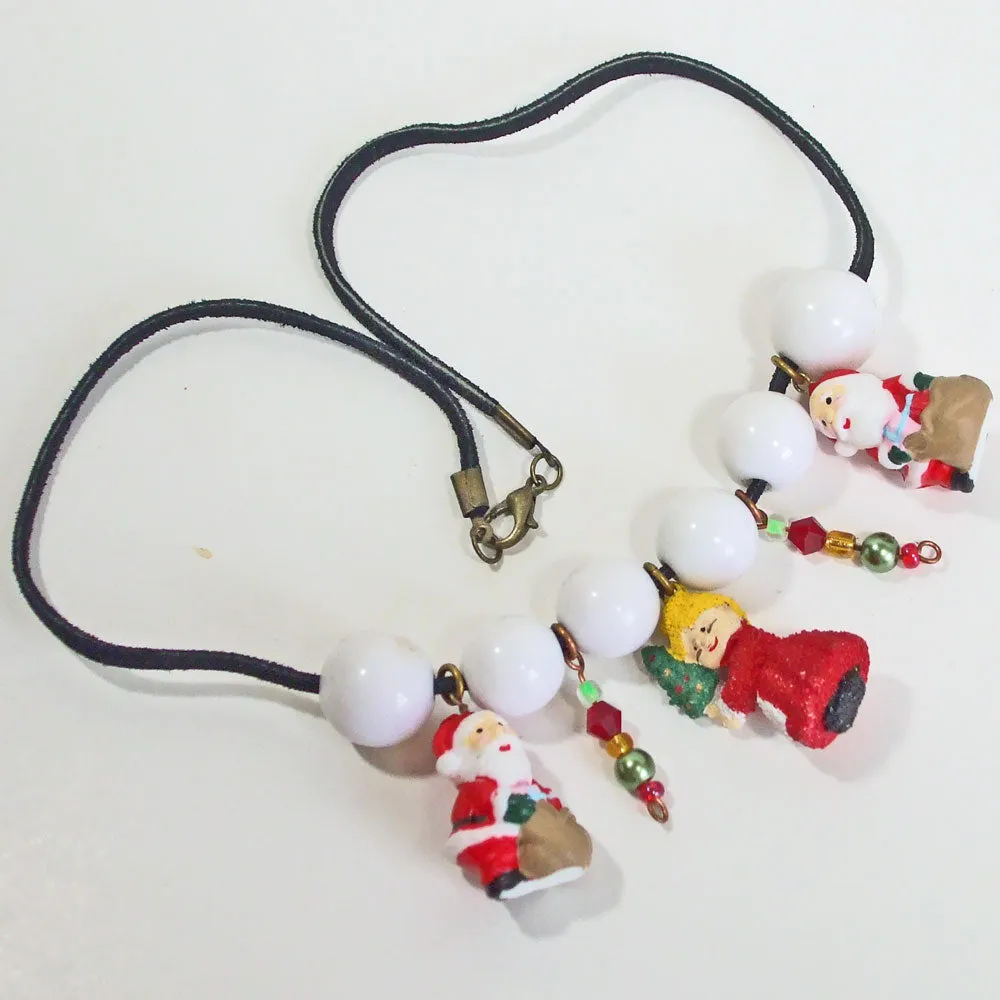 Papan, Christmas, Santa and Mrs Clause, Beaded Dangle, Necklace